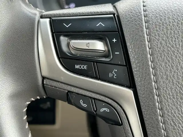 トヨタ ランドクルーザー プラド TX Lパッケージ 新潟県 2022(令4)年 2.3万km ホワイトパールクリスタルシャイン ワンオーナー/衝突軽減/純正ナビ/(AM/FM/BT/フルセグ)/全方位カメラ/社外前後ドライブレコーダー/クルーズコントロール/BSM/ETC2.0/コーナーセンサー/ベージュ革シート/シートヒーター/エアーシート/パワーシート/MTモード付きAT/革巻きウッドコンビステアリング/ステアリングスイッチ/AUTOハイビーム/AUTOライト/LEDヘッドライト/フォグランプ/横滑り防止/プッシュスタート/スマートキー