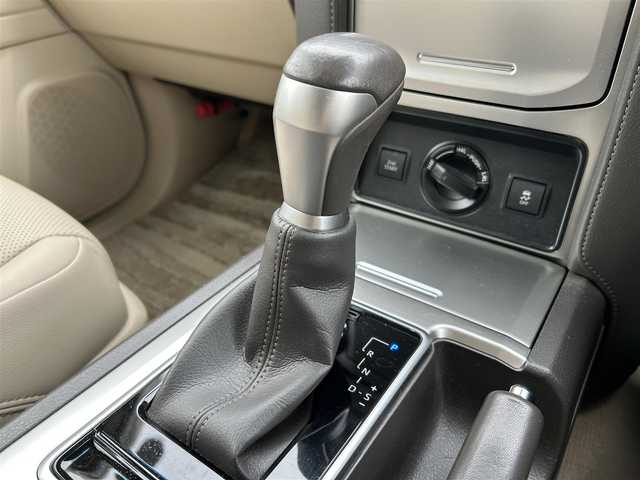 トヨタ ランドクルーザー プラド TX Lパッケージ 新潟県 2022(令4)年 2.3万km ホワイトパールクリスタルシャイン ワンオーナー/衝突軽減/純正ナビ/(AM/FM/BT/フルセグ)/全方位カメラ/社外前後ドライブレコーダー/クルーズコントロール/BSM/ETC2.0/コーナーセンサー/ベージュ革シート/シートヒーター/エアーシート/パワーシート/MTモード付きAT/革巻きウッドコンビステアリング/ステアリングスイッチ/AUTOハイビーム/AUTOライト/LEDヘッドライト/フォグランプ/横滑り防止/プッシュスタート/スマートキー