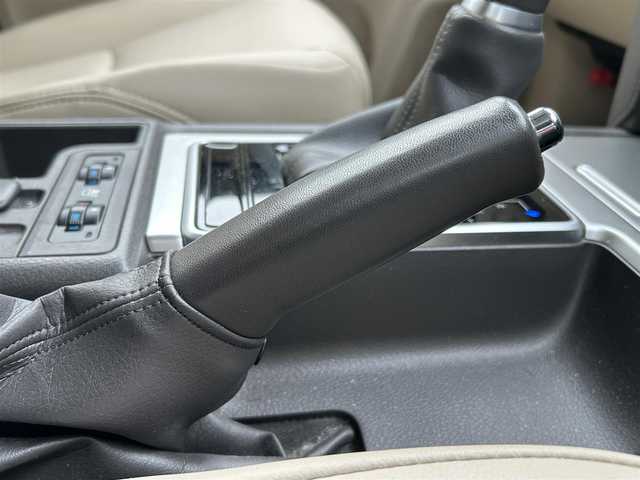 トヨタ ランドクルーザー プラド TX Lパッケージ 新潟県 2022(令4)年 2.3万km ホワイトパールクリスタルシャイン ワンオーナー/衝突軽減/純正ナビ/(AM/FM/BT/フルセグ)/全方位カメラ/社外前後ドライブレコーダー/クルーズコントロール/BSM/ETC2.0/コーナーセンサー/ベージュ革シート/シートヒーター/エアーシート/パワーシート/MTモード付きAT/革巻きウッドコンビステアリング/ステアリングスイッチ/AUTOハイビーム/AUTOライト/LEDヘッドライト/フォグランプ/横滑り防止/プッシュスタート/スマートキー