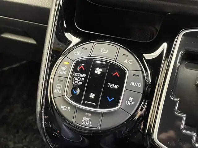 トヨタ ノア Si ダブルバイビー 岩手県 2016(平28)年 15.5万km ホワイトパールクリスタルシャイン ４WD/寒冷地仕様/両側パワースライドドア/トヨタセーフティセンスC/プリクラッシュセーフティ/レーンディパーチャーアラート/オートマチックハイビーム/先行車発進告知/クルーズコントロール/横滑り防止装置/アイドリングストップ/MTモード付AT/リアオートエアコン/リアサンシェード/純正ナビ/フルセグTV/バックカメラ/ETC/LEDヘッドランプ/フォグランプ/純正16インチアルミホイール