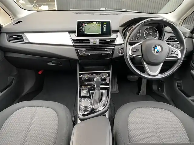 ＢＭＷ ２１８ｄ アクティブツアラー 福岡県 2017(平29)年 4.4万km プラチナシルバー インテリジェントセーフティ　/ナビ　/バックカメラ/前後ＰＤＣ　/パーキングアシスト　/コンフォートアクセス　/パワーテールゲート　/アンビエントライト　/ＥＴＣ　/純正１６インチＡＷ