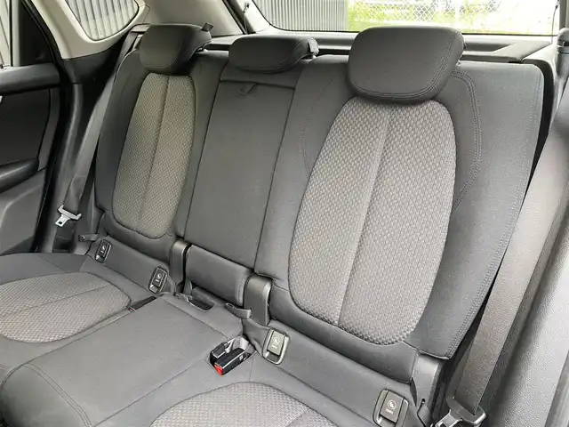 ＢＭＷ ２１８ｄ アクティブツアラー 福岡県 2017(平29)年 4.4万km プラチナシルバー インテリジェントセーフティ　/ナビ　/バックカメラ/前後ＰＤＣ　/パーキングアシスト　/コンフォートアクセス　/パワーテールゲート　/アンビエントライト　/ＥＴＣ　/純正１６インチＡＷ