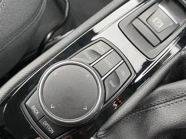 ＢＭＷ ２１８ｄ アクティブツアラー 福岡県 2017(平29)年 4.4万km プラチナシルバー インテリジェントセーフティ　/ナビ　/バックカメラ/前後ＰＤＣ　/パーキングアシスト　/コンフォートアクセス　/パワーテールゲート　/アンビエントライト　/ＥＴＣ　/純正１６インチＡＷ