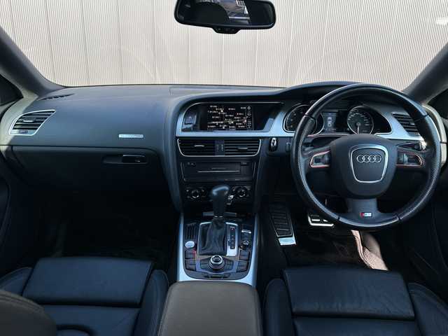 アウディ Ａ５ SB 2．0 TFSI クワトロ 道東・釧路十勝 2011(平23)年 7.9万km ミトスブラックメタリック 4WD/純正HDDナビ/Bカメラ/レザーシート/フロントシートヒーティング/フロントパワーシート/社外グリル/社外バンパー/純正フロアマット/純正18インチAW