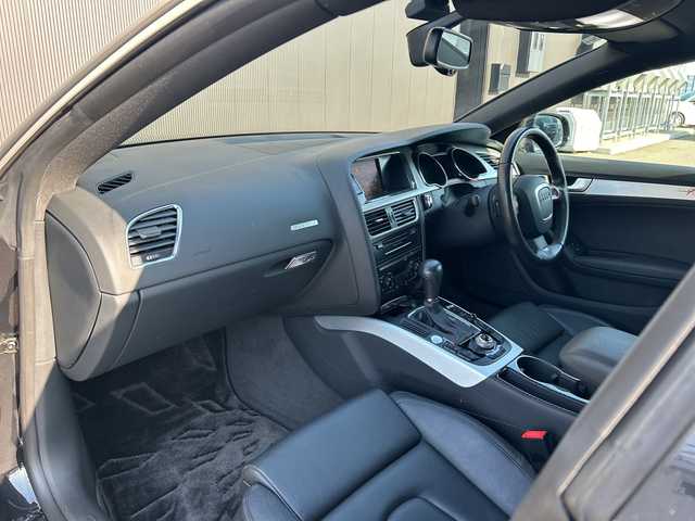 アウディ Ａ５ SB 2．0 TFSI クワトロ 道東・釧路十勝 2011(平23)年 7.9万km ミトスブラックメタリック 4WD/純正HDDナビ/Bカメラ/レザーシート/フロントシートヒーティング/フロントパワーシート/社外グリル/社外バンパー/純正フロアマット/純正18インチAW