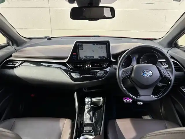トヨタ Ｃ－ＨＲ G 茨城県 2017(平29)年 7.9万km センシュアルレッドマイカ 純正SDナビ/　(CD/DVD/USB/Bluetooth/フルセグ/HDMI)/バックカメラ/ブラインドスポットモニター/ローダウン車高調/セーフティセンス（衝突回避支援パッケージ）/・プリクラッシュセーフティ/・レーンディパーチャーアラート/・オートマチックハイビーム/・レーダークルーズコントロール/クリアランスソナー/ETC2.0/快適温熱シート/LEDヘッドライト/シーケンシャルターンランプ/足元イルミネーションランプ/パワーステアリング/純正アルミホイール/オートライト/保証書
