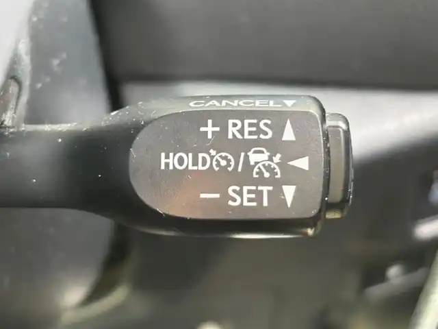 トヨタ Ｃ－ＨＲ G 茨城県 2017(平29)年 7.9万km センシュアルレッドマイカ 純正SDナビ/　(CD/DVD/USB/Bluetooth/フルセグ/HDMI)/バックカメラ/ブラインドスポットモニター/ローダウン車高調/セーフティセンス（衝突回避支援パッケージ）/・プリクラッシュセーフティ/・レーンディパーチャーアラート/・オートマチックハイビーム/・レーダークルーズコントロール/クリアランスソナー/ETC2.0/快適温熱シート/LEDヘッドライト/シーケンシャルターンランプ/足元イルミネーションランプ/パワーステアリング/純正アルミホイール/オートライト/保証書