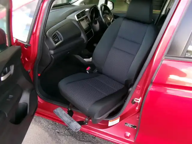 ホンダ フィット 13G 群馬県 2019(令1)年 0.3万km プレミアムクリスタルレッドM 助手席回転シート/Lパッケージ/Fパッケージ/ホンダセンシング/インターナビ/フルセグテレビ/バックカメラ/ナビ連動ETC