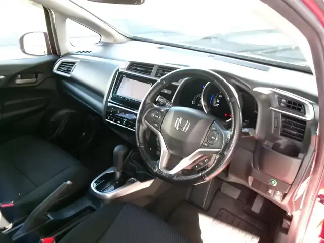 ホンダ フィット 13G 群馬県 2019(令1)年 0.3万km プレミアムクリスタルレッドM 助手席回転シート/Lパッケージ/Fパッケージ/ホンダセンシング/インターナビ/フルセグテレビ/バックカメラ/ナビ連動ETC