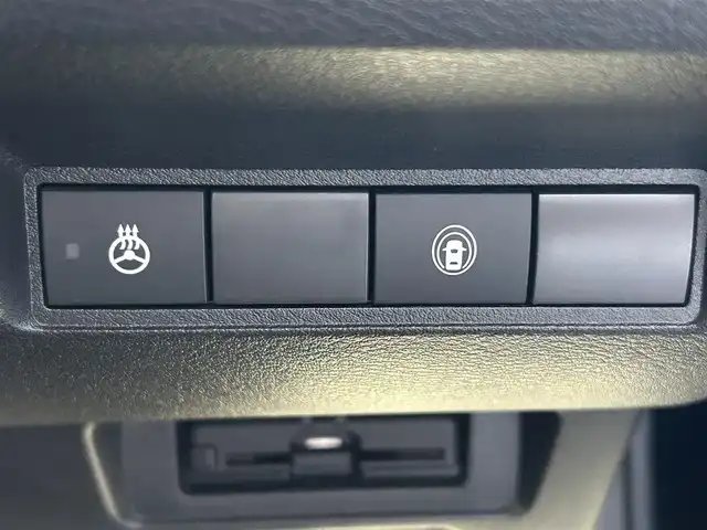 日産 ノート オーテック 佐賀県 2021(令3)年 3.5万km 黒 エマージェンシーブレーキ/スマートルームミラー/フロント&バックソナー/純正9型ナビ/・アラウンドビューモニター/・フルセグTV/BT/CD/DVD/オーテック専用16インチAW/オーテック専用シート/シートヒーター/アダプティブLEDヘッドライト/電動パーキングスイッチ/ステアリングヒーター/プッシュスタート/ETC/ISOFIX/スペアキー×１/取扱説明書/保証書/カラーコード：GAT