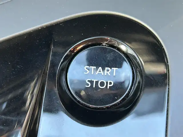 日産 ノート オーテック 佐賀県 2021(令3)年 3.5万km 黒 エマージェンシーブレーキ/スマートルームミラー/フロント&バックソナー/純正9型ナビ/・アラウンドビューモニター/・フルセグTV/BT/CD/DVD/オーテック専用16インチAW/オーテック専用シート/シートヒーター/アダプティブLEDヘッドライト/電動パーキングスイッチ/ステアリングヒーター/プッシュスタート/ETC/ISOFIX/スペアキー×１/取扱説明書/保証書/カラーコード：GAT