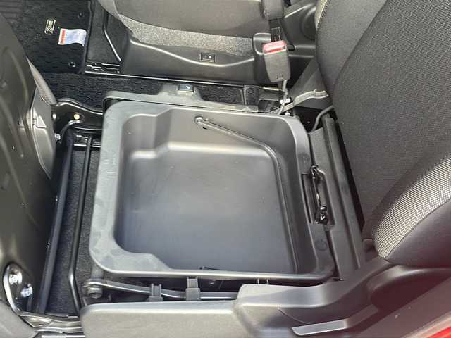 スズキ クロスビー HYBRID MZ 鳥取県 2019(平31)年 12.6万km ファーベントレッド/スーパーブラックパール ４ＷＤ/ＳＤナビ/フルセグＴＶ/ＳＤ　ＤＶＤ　ＣＤ　Ｂｌｕｅｔｏｏｔｈ　ＵＳＢ/ナビ対応ドラレコ/ＥＴＣ/シートヒーター/パドルシフト/クルーズコントロール/コーナーセンサー/ダウンヒルアシストコントロール/ＬＥＤ/フォグ/スマートキー/スペアキー/社外16インチスタッドレス/サマー付純正アルミ4本あり/新車保証書/取扱説明書