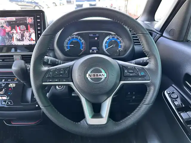 日産 ルークス HWS Gターボ アーバンクロム プロパイロットED 宮城県 2023(令5)年 1万km チタニウムグレーメタリック 快適パック/＝＝＝/エマージェンシーブレーキ/車線逸脱警報/車線逸脱防止支援/オートハイビーム/先行車発進お知らせ/コーナーセンサー/純正9インチナビ（MM222D-L）/・Bluetooth/・フルセグTV/アラウンドモニター/純正ドライブレコーダー/合皮シート/シートヒーター/革巻きステアリング/ステアリングスイッチ/電動パーキングブレーキ/ブレーキホールド/LEDヘッドランプ/フォグランプ/オートライト/スマートキー＆プッシュスタート/電動格納ミラー/純正15インチAW/純正フロアマット/純正ドアバイザー/W/サイド/カーテンエアバッグ