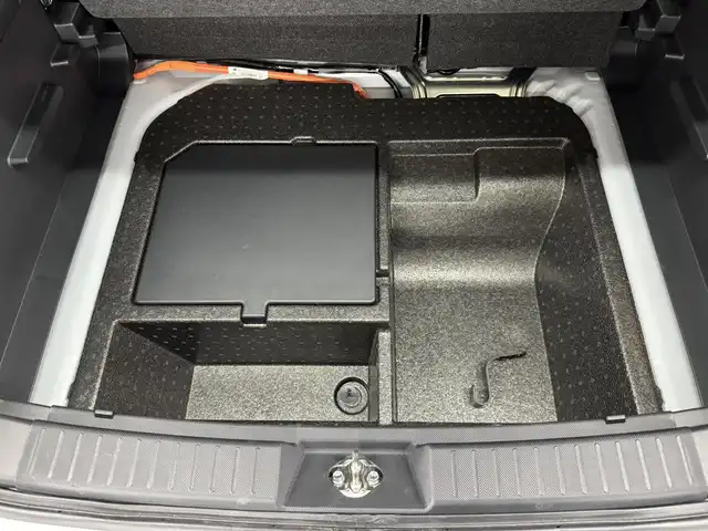 トヨタ ライズ Z 三重県 2021(令3)年 1万km シャイニングホワイトパール ハイブリッド/FF/フロアCVT/純正 9インチ ディスプレイオーディオ/（FM/AM/TV/Bluetooth/USB/iPod/AppleCarPlay/AndroidAuto/HDMI）/【OP】パノラミックビューモニター/ビルトイン ETC/スマートアシスト/・衝突警報機能（対車両・対歩行者）/・衝突回避支援ブレーキ機能（対車両・対歩行者）/・車線逸脱警報機能/・車線逸脱抑制制御機能（ステアリングアシスト機能）/・全車速追従機能付きアダプティブクルーズコントロール（停止保持機能あり）/・レーンキープコントロール（LKC）/・コーナーセンサー（前後2個）/・標識認識機能（進入禁止、最高速度、一時停止）/・アダプティブドライビングビーム/・【OP】ブラインドスポットモニター＋リヤクロストラフィックアラート/装備/・【OP】AC100Vアクセサリーコンセント（1500W・1ヶ）/・シートヒーター（D/N）/・オートライト/・LED ヘッドランプ/・オートエアコン/・ステアリングスイッチ/・プッシュスタート/・スマートキーx2/・純正17inアルミホイール（17×6J、5H）/・保/取/ディスプレイオーディオ取/など