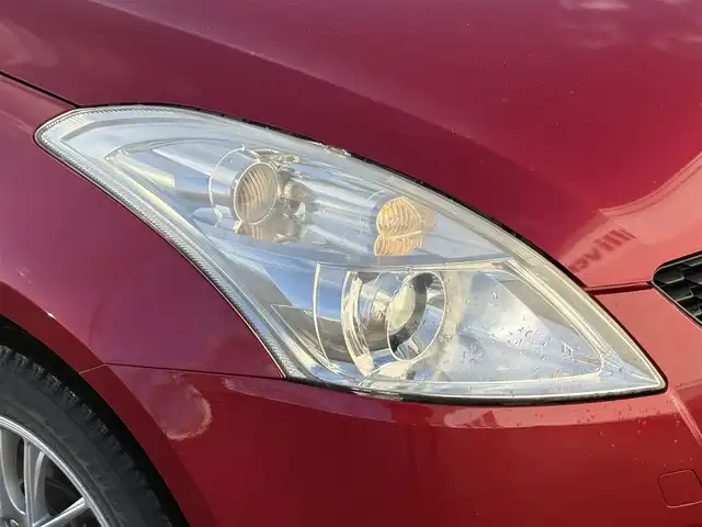 スズキ スイフト XL 岩手県 2011(平23)年 4.6万km アブレイズレッドパール2 禁煙車/4WD/前席シートヒーター/純正ナビ/→ワンセグTV/CD/DVD/FM/AM/ステアリングスイッチ/〇プッシュスタート/〇電動格納ミラー/〇ウィンカーミラー/〇フロアマット/〇ドアバイザー/〇シガーソケット/ETC/夏タイヤ社外AW車載