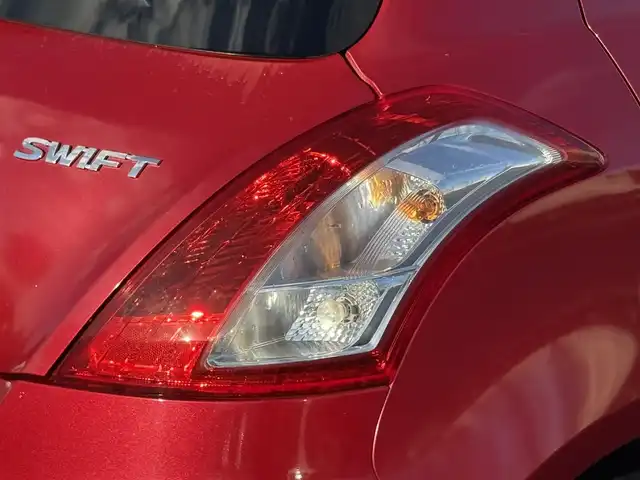 スズキ スイフト XL 岩手県 2011(平23)年 4.6万km アブレイズレッドパール2 禁煙車/4WD/前席シートヒーター/純正ナビ/→ワンセグTV/CD/DVD/FM/AM/ステアリングスイッチ/〇プッシュスタート/〇電動格納ミラー/〇ウィンカーミラー/〇フロアマット/〇ドアバイザー/〇シガーソケット/ETC/夏タイヤ社外AW車載