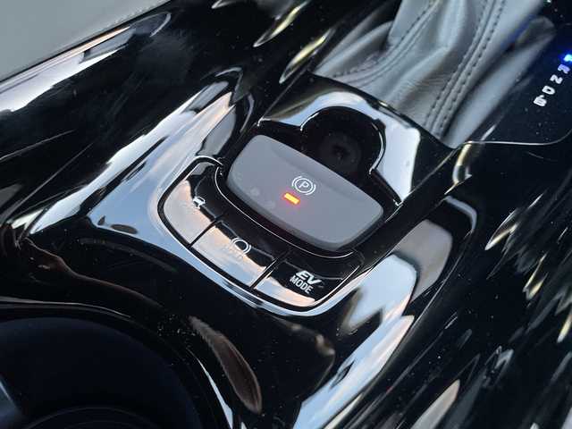 トヨタ Ｃ－ＨＲ G 広島県 2021(令3)年 2.9万km ホワイトパールクリスタルシャイン 禁煙/トヨタセーフティセンス/・プリクラッシュセーフティ/・レーンディパーチャーアラート/・オートマチックハイビーム/・先行車発進お知らせ/・レーダークルーズコントロール/クリアランスソナー/BSM/純正ディスプレイオーディオ/・ナビ/フルセグ/Bluetooth/USB/パノラミックビューモニター/革巻きステアリング/ステアイングスイッチ/オートライト/ハーフレザーシート/シートヒーター/電動パーキングブレーキ/ブレーキホールド/LEＤヘッドライト/フォグランプ/自動防眩ミラー/前後ドライブレコーダー（GL-05AP）/ＥＴＣ/純正フロアマット/純正ドアバイザー/トノカバー/純正アルミホイール車載（サマータイヤ）/W+サイド+カーテンエアバック