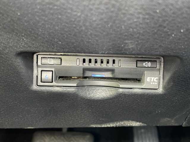 トヨタ Ｃ－ＨＲ G 広島県 2021(令3)年 2.9万km ホワイトパールクリスタルシャイン 禁煙/トヨタセーフティセンス/・プリクラッシュセーフティ/・レーンディパーチャーアラート/・オートマチックハイビーム/・先行車発進お知らせ/・レーダークルーズコントロール/クリアランスソナー/BSM/純正ディスプレイオーディオ/・ナビ/フルセグ/Bluetooth/USB/パノラミックビューモニター/革巻きステアリング/ステアイングスイッチ/オートライト/ハーフレザーシート/シートヒーター/電動パーキングブレーキ/ブレーキホールド/LEＤヘッドライト/フォグランプ/自動防眩ミラー/前後ドライブレコーダー（GL-05AP）/ＥＴＣ/純正フロアマット/純正ドアバイザー/トノカバー/純正アルミホイール車載（サマータイヤ）/W+サイド+カーテンエアバック