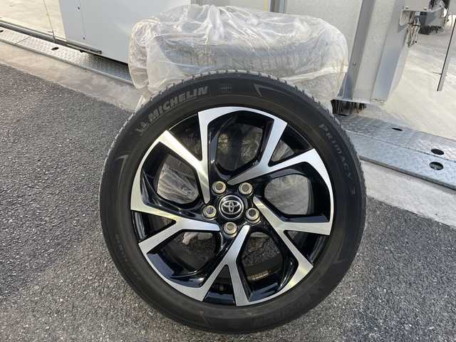 トヨタ Ｃ－ＨＲ G 広島県 2021(令3)年 2.9万km ホワイトパールクリスタルシャイン 禁煙/トヨタセーフティセンス/・プリクラッシュセーフティ/・レーンディパーチャーアラート/・オートマチックハイビーム/・先行車発進お知らせ/・レーダークルーズコントロール/クリアランスソナー/BSM/純正ディスプレイオーディオ/・ナビ/フルセグ/Bluetooth/USB/パノラミックビューモニター/革巻きステアリング/ステアイングスイッチ/オートライト/ハーフレザーシート/シートヒーター/電動パーキングブレーキ/ブレーキホールド/LEＤヘッドライト/フォグランプ/自動防眩ミラー/前後ドライブレコーダー（GL-05AP）/ＥＴＣ/純正フロアマット/純正ドアバイザー/トノカバー/純正アルミホイール車載（サマータイヤ）/W+サイド+カーテンエアバック