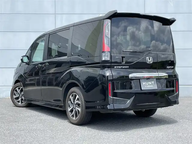 ホンダ ステップワゴン スパーダ ホンダセンシング 千葉県 2019(令1)年 5.8万km プレミアムスパークルブラックパール 純正１０型ナビ/後席モニター/バックカメラ/CD/DVD/Bluetooth/フルセグTV/衝突被害軽減システム/クルーズコントロール/ETC/両側パワースライドドア/ウォークスルー/横滑り防止装置/レーンキープアシスト/LEDオートライト/純正16インチアルミホイール/純正フロアマット/プッシュスタート/アイドリングストップ/スマートキー