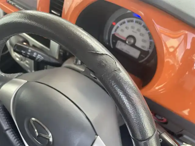 マツダ フレア クロスオーバー XS 愛知県 2015(平27)年 4万km パッションオレンジ ホワイト2トーン (株)IDOMが運営する【じしゃロン豊川店】の自社ローン専用車両になります。こちらは現金またはオートローンご利用時の価格です。自社ローンご希望の方は別途その旨お申付け下さい/ 純正SDナビ/　◯ CD再生機能/　◯ DVD再生機能/　◯ BT対応/　◯ フルセグTV/ バックカメラ/ ETC/ プッシュスタート/ 運転席シートヒーター/ 電動格納ミラー/ ドアバイザー/ 純正フロアマット