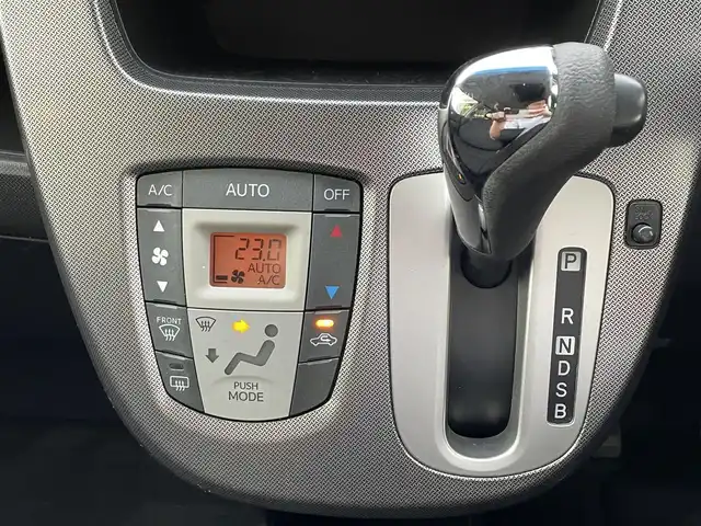 スバル ステラ カスタム RS スマートアシスト 島根県 2014(平26)年 11.4万km ファイアークォーツレッドM 4WD/ターボ/社外ナビ/CD/DVD/DTV/Bluetooth/MOMOステアリング/LEDオートライト/AW付きサマータイヤ積込/スマートキー/プッシュスタート /純正フロアマット/純正ドアバイザー/スマートキー/プッシュスタート