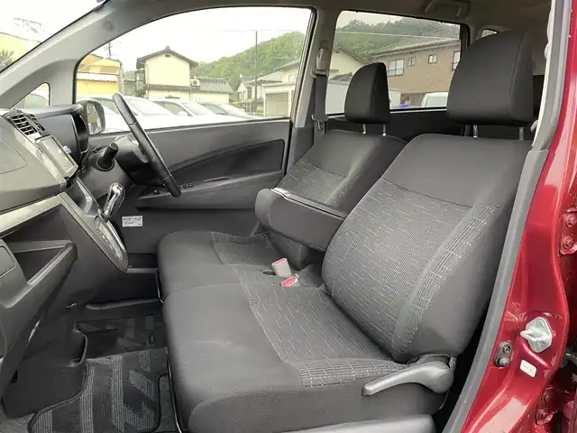 スバル ステラ カスタム RS スマートアシスト 島根県 2014(平26)年 11.4万km ファイアークォーツレッドM 4WD/ターボ/社外ナビ/CD/DVD/DTV/Bluetooth/MOMOステアリング/LEDオートライト/AW付きサマータイヤ積込/スマートキー/プッシュスタート /純正フロアマット/純正ドアバイザー/スマートキー/プッシュスタート