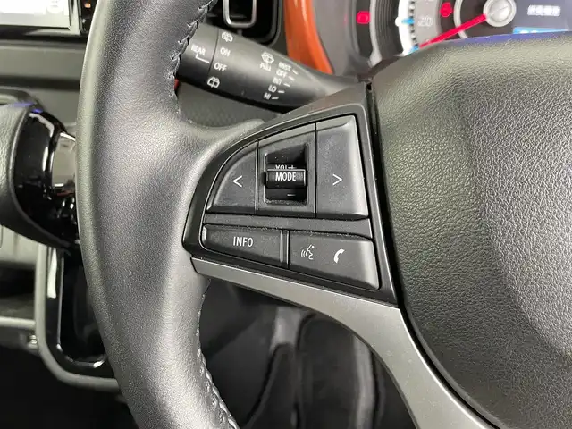 スズキ ハスラー HYBRID X 埼玉県 2020(令2)年 3万km バーミリオンオレンジ/ガンメタリック2トーン SDナビ/（フルセグTV・Bluetooth・CD・DVD）/車外カメラ/（前・横・後ろ・全方位）/前方ドライブレコーダー/ETC/前席シートヒーター/LEDライト/オートライト/衝突軽減ブレーキ/横滑り防止装置/スマートキー