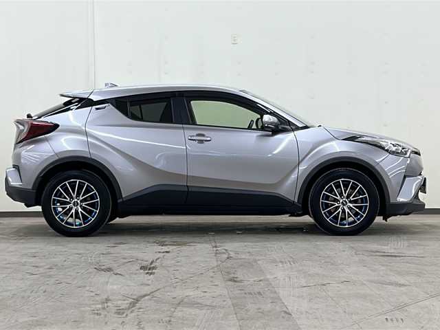 トヨタ Ｃ－ＨＲ S－T 道央・札幌 2019(平31)年 5.5万km メタルストリームM /4WD//社外ナビ//フルセグTV//バックカメラ//ドライブレコーダー//追従式クルーズコントロール//衝突軽減ブレーキ//レーンキープアシスト//スマートキー/スペアキー1本//プッシュスタート//LEDヘッドライト//オートライト//オートマチックハイビーム//ETC//電子パーキングブレーキ//横滑り防止装置//社外17インチアルミホイール//純正フロアマット//純正ドアバイザー