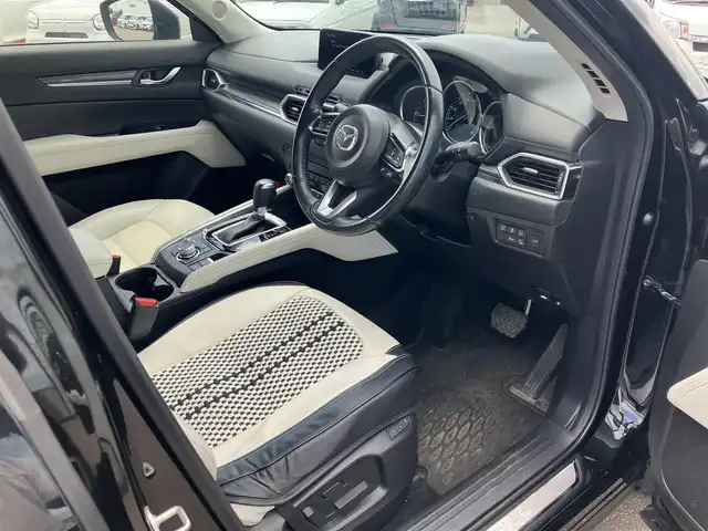 マツダ ＣＸ－５ XD Lパッケージ 道南・函館 2018(平30)年 7万km ジェットブラックマイカ ・純正SDナビ(CD、DVD、BT)/・夏冬タイヤ/・フルセグTV/・バックカメラ/・クルーズコントロール/・衝突軽減ブレーキ/・ブラインドスポットモニター/・レーンキープアシスト/・シートヒーター(前席)/・パワーシート(前席)/・電動リアゲート/・ステアリングヒーター/・純正フロアマット/・スマートキー/・スペアキー/・ETC