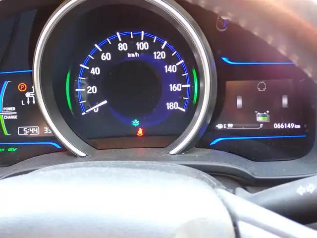 ホンダ フィット ハイブリット Lパッケージ 千葉県 2014(平26)年 6.6万km パール ワンオーナー/純正メーカーナビ/　　AM/FM/CD/DVD/Bluetooth/フルセグTV/ビルトインETC/クルーズコントロール/バックカメラ/スマートキー/プッシュスタート/スマートキー/スペアキー1本/ドアバイザー/取扱説明書/保証書