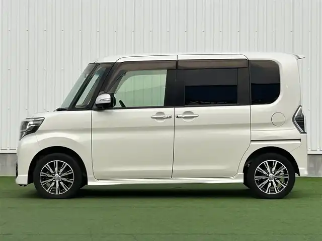 ダイハツ タント カスタム X トップED SA Ⅲ 香川県 2017(平29)年 6.6万km パールホワイトⅢ 登録時走行距離：65595km/純正ナビゲーション/→フルセグTV/→CD/DVD再生/バックカメラ/ビルトインETC/ドライブレコーダー/ステアリングリモコン/シートヒーター/片側パワースライドドア/コーナーセンサー/LEDオートライト/フォグランプ/オートハイビーム/純正14インチアルミホイール/スマートキー
