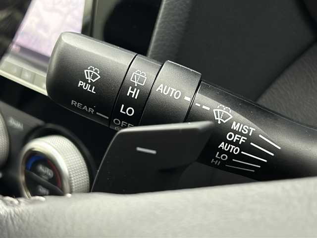 スバル フォレスター S－リミテッド 熊本県 2018(平30)年 3.6万km クリスタルホワイトP 4WD/電動リアゲート/純正ナビ/(AM/FM/SD/iPod/TV/USB/BT/HDMI/CD/DVD/Blu-ray)/バックカメラ/ETC/レーダークルーズコントロール/BSM/レーダー探知機/ハーフレザー/シートヒーター/パワーシート/プッシュスタート/スマートキー/スペアキー/オートライト/オートマチックハイビーム/LEDヘッドライト/フォグランプ/ヘッドライトレベライザー/ドアバイザー/純正フロアマット/純正18インチアルミホイール