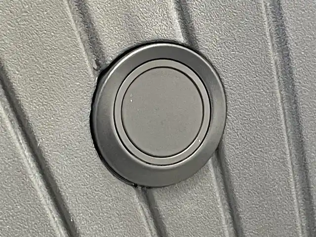 トヨタ Ｃ－ＨＲ G モード ネロ セーフティプラス 愛知県 2020(令2)年 6.3万km ブラック/ホワイトパールクリスタルシャイン 2トーン 純正９インチナビ　/(Bluetooth/FM/AM/フルセグTV/Miracast/USB/スマホ連携）/パノラミックビューモニター　/トヨタセーフティセンス　/　　-レーダークルーズコントロール/　　-プリクラッシュセーフティ/　　-レーンディパーチャーアラート/　　-オートマチックハイビーム/　　-ロードサインアシスト/先行車発進告知　/ビルトインＥＴＣ　/ＬＥＤヘッドライト/LEDフォグランプ　/シートヒーター　/ドライブレコーダー　/ブラインドスポットモニター/クリアランスソナー/プッシュスタート/　　-スマートキー/純正フロアマット