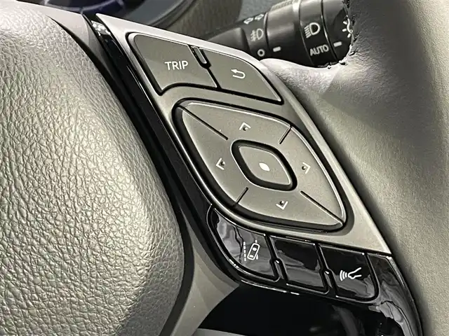 トヨタ Ｃ－ＨＲ G モード ネロ セーフティプラス 愛知県 2020(令2)年 6.3万km ブラック/ホワイトパールクリスタルシャイン 2トーン 純正９インチナビ　/(Bluetooth/FM/AM/フルセグTV/Miracast/USB/スマホ連携）/パノラミックビューモニター　/トヨタセーフティセンス　/　　-レーダークルーズコントロール/　　-プリクラッシュセーフティ/　　-レーンディパーチャーアラート/　　-オートマチックハイビーム/　　-ロードサインアシスト/先行車発進告知　/ビルトインＥＴＣ　/ＬＥＤヘッドライト/LEDフォグランプ　/シートヒーター　/ドライブレコーダー　/ブラインドスポットモニター/クリアランスソナー/プッシュスタート/　　-スマートキー/純正フロアマット