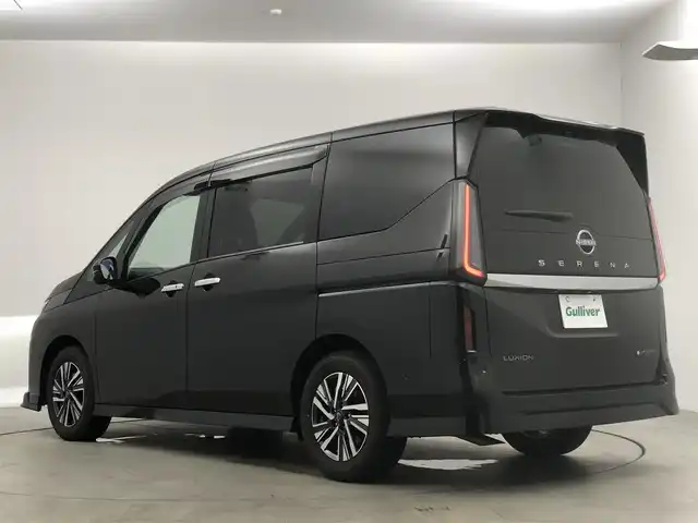 日産 セレナ e－パワー ルキシオン 愛知県 2024(令6)年 1.4万km ダイヤモンドブラック ワンオーナー/ワイヤレス充電/純正12.1インチナビ/アラウンドビューモニター/フルセグTV/純正11インチフリップダウンモニター/プロパイロット/ブラインドスポットモニター/衝突被害軽減システム/コーナーセンサー/横滑り防止装置/レーンキープアシスト/オートライト/オートマチックハイビーム/LEDヘッドライト/LEDフォグランプ/デジタルインナーミラー/両側パワースライドドア/ドライブレコーダー/ETC2.0/純正AW/純正フロアマット/プッシュスタート/スマートキー/スペアキー