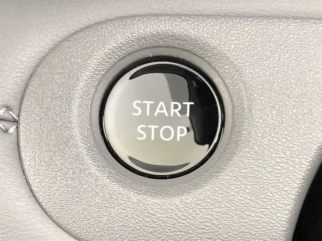 日産 セレナ e－パワー ルキシオン 愛知県 2024(令6)年 1.4万km ダイヤモンドブラック ワンオーナー/ワイヤレス充電/純正12.1インチナビ/アラウンドビューモニター/フルセグTV/純正11インチフリップダウンモニター/プロパイロット/ブラインドスポットモニター/衝突被害軽減システム/コーナーセンサー/横滑り防止装置/レーンキープアシスト/オートライト/オートマチックハイビーム/LEDヘッドライト/LEDフォグランプ/デジタルインナーミラー/両側パワースライドドア/ドライブレコーダー/ETC2.0/純正AW/純正フロアマット/プッシュスタート/スマートキー/スペアキー