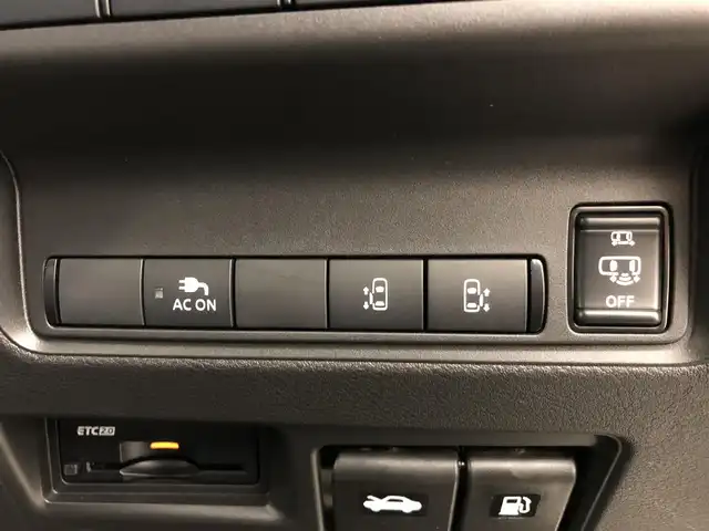 日産 セレナ e－パワー ルキシオン 愛知県 2024(令6)年 1.4万km ダイヤモンドブラック ワンオーナー/ワイヤレス充電/純正12.1インチナビ/アラウンドビューモニター/フルセグTV/純正11インチフリップダウンモニター/プロパイロット/ブラインドスポットモニター/衝突被害軽減システム/コーナーセンサー/横滑り防止装置/レーンキープアシスト/オートライト/オートマチックハイビーム/LEDヘッドライト/LEDフォグランプ/デジタルインナーミラー/両側パワースライドドア/ドライブレコーダー/ETC2.0/純正AW/純正フロアマット/プッシュスタート/スマートキー/スペアキー