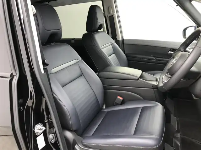 日産 セレナ e－パワー ルキシオン 愛知県 2024(令6)年 1.4万km ダイヤモンドブラック ワンオーナー/ワイヤレス充電/純正12.1インチナビ/アラウンドビューモニター/フルセグTV/純正11インチフリップダウンモニター/プロパイロット/ブラインドスポットモニター/衝突被害軽減システム/コーナーセンサー/横滑り防止装置/レーンキープアシスト/オートライト/オートマチックハイビーム/LEDヘッドライト/LEDフォグランプ/デジタルインナーミラー/両側パワースライドドア/ドライブレコーダー/ETC2.0/純正AW/純正フロアマット/プッシュスタート/スマートキー/スペアキー