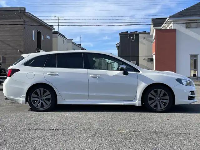 スバル レヴォーグ 1．6GT－S アイサイト プラウドED 道央・札幌 2015(平27)年 8.1万km クリスタルホワイトP ４WD/純正ディーラーOPナビ/CD/DVD/BT/フルセグ/アイサイト/アイサイト/衝突被害軽減ブレーキ/横滑り防止装置/レーダークルーズコントロール/レーンキープアシスト/ヒルスタートアシスト/ブラインドスポットモニター/バック/サイドカメラ/ビルトインETC/アイドリングストップ/SI-DRIVE/自動防眩ミラー/D席パワーシート/革巻きステアリング/ステアリングリモコン/パドルシフト/電動パーキング/プッシュスタート/スマートキー/LEDヘッドライト/オートライト/フォグランプ/電動格納ミラー/ウィンカーミラー/純正フロアマット/スペアキー