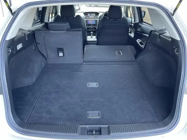 スバル レヴォーグ 1．6GT－S アイサイト プラウドED 道央・札幌 2015(平27)年 8.1万km クリスタルホワイトP ４WD/純正ディーラーOPナビ/CD/DVD/BT/フルセグ/アイサイト/アイサイト/衝突被害軽減ブレーキ/横滑り防止装置/レーダークルーズコントロール/レーンキープアシスト/ヒルスタートアシスト/ブラインドスポットモニター/バック/サイドカメラ/ビルトインETC/アイドリングストップ/SI-DRIVE/自動防眩ミラー/D席パワーシート/革巻きステアリング/ステアリングリモコン/パドルシフト/電動パーキング/プッシュスタート/スマートキー/LEDヘッドライト/オートライト/フォグランプ/電動格納ミラー/ウィンカーミラー/純正フロアマット/スペアキー