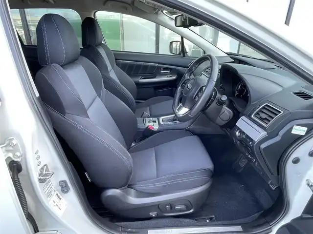 スバル レヴォーグ 1．6GT－S アイサイト プラウドED 道央・札幌 2015(平27)年 8.1万km クリスタルホワイトP ４WD/純正ディーラーOPナビ/CD/DVD/BT/フルセグ/アイサイト/アイサイト/衝突被害軽減ブレーキ/横滑り防止装置/レーダークルーズコントロール/レーンキープアシスト/ヒルスタートアシスト/ブラインドスポットモニター/バック/サイドカメラ/ビルトインETC/アイドリングストップ/SI-DRIVE/自動防眩ミラー/D席パワーシート/革巻きステアリング/ステアリングリモコン/パドルシフト/電動パーキング/プッシュスタート/スマートキー/LEDヘッドライト/オートライト/フォグランプ/電動格納ミラー/ウィンカーミラー/純正フロアマット/スペアキー