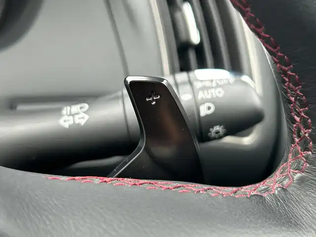 日産 スカイライン 400R 神奈川県 2023(令5)年 3.2万km ブリリアントホワイトパール 400R専用エクステリア/対向レッドキャリパー/純正HDDナビ/Apple Carplay/フルセグTV/全周囲カメラ/黒革シート/前席パワーシート/前席シートヒーター/ACC/エマージェンシーブレーキ/BSM/LKA/Nissan Connect/ETC2.0/パドルシフト/前方ドライブレコーダー