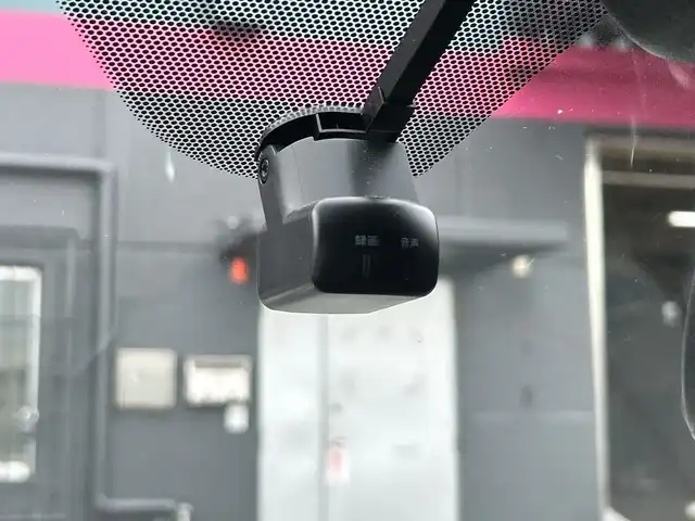 日産 スカイライン 400R 神奈川県 2023(令5)年 3.2万km ブリリアントホワイトパール 400R専用エクステリア/対向レッドキャリパー/純正HDDナビ/Apple Carplay/フルセグTV/全周囲カメラ/黒革シート/前席パワーシート/前席シートヒーター/ACC/エマージェンシーブレーキ/BSM/LKA/Nissan Connect/ETC2.0/パドルシフト/前方ドライブレコーダー