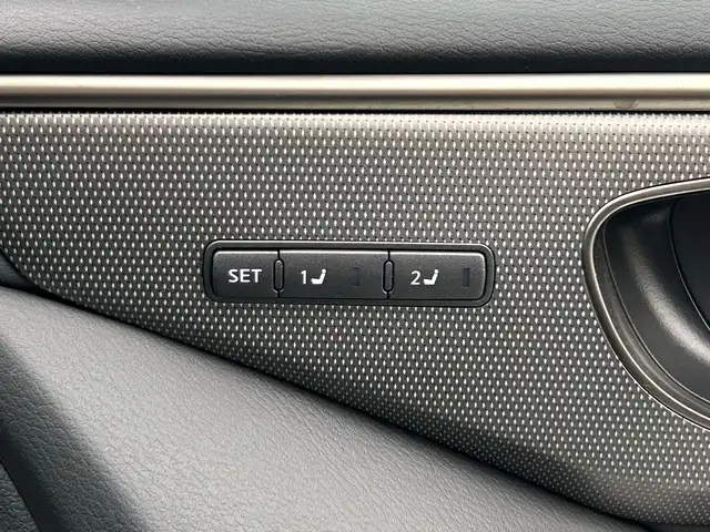 日産 スカイライン 400R 神奈川県 2023(令5)年 3.2万km ブリリアントホワイトパール 400R専用エクステリア/対向レッドキャリパー/純正HDDナビ/Apple Carplay/フルセグTV/全周囲カメラ/黒革シート/前席パワーシート/前席シートヒーター/ACC/エマージェンシーブレーキ/BSM/LKA/Nissan Connect/ETC2.0/パドルシフト/前方ドライブレコーダー