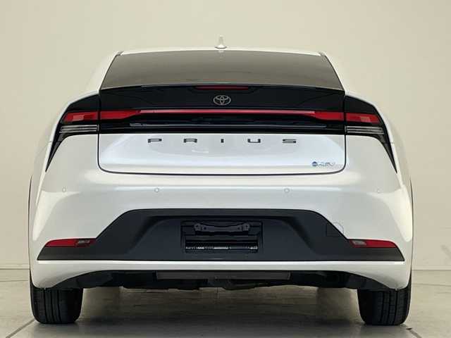 トヨタ プリウス U 愛知県 2023(令5)年 3.3万km プラチナホワイトパールマイカ 純正ディズプレイオーディオ　ナビ機能なし/レーダークルーズコントロール/シートヒーター/バックカメラ/コーナーセンサー/フルセグ/Bluetooth/ETC2.0/LEDヘッドライト/オートマチックハイビーム/衝突軽減システム/ステアリングスイッチ/スマートキー/プッシュスタート