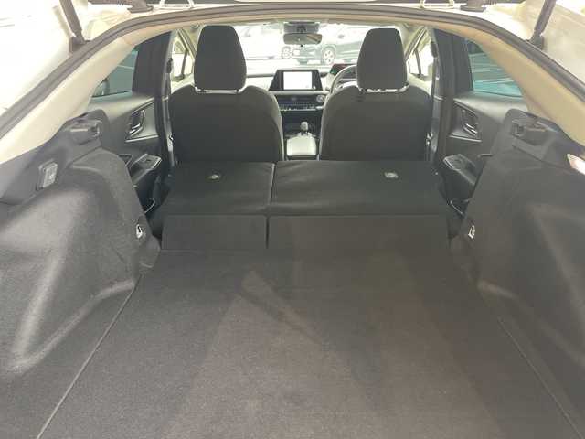 トヨタ プリウス U 愛知県 2023(令5)年 3.3万km プラチナホワイトパールマイカ 純正ディズプレイオーディオ　ナビ機能なし/レーダークルーズコントロール/シートヒーター/バックカメラ/コーナーセンサー/フルセグ/Bluetooth/ETC2.0/LEDヘッドライト/オートマチックハイビーム/衝突軽減システム/ステアリングスイッチ/スマートキー/プッシュスタート