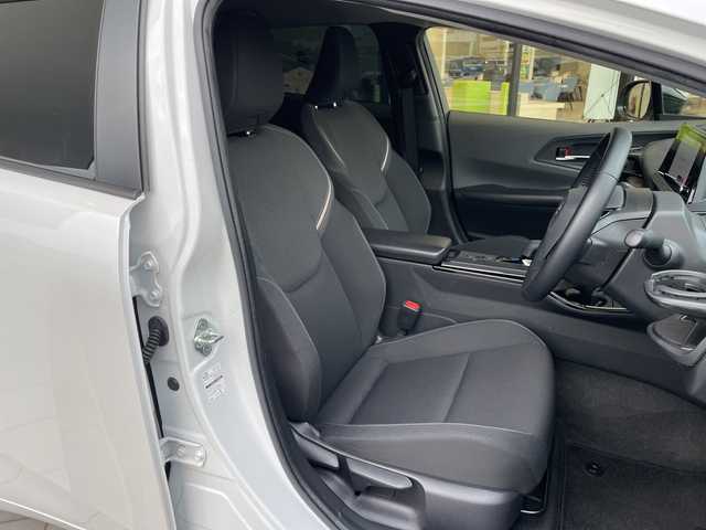 トヨタ プリウス U 愛知県 2023(令5)年 3.3万km プラチナホワイトパールマイカ 純正ディズプレイオーディオ　ナビ機能なし/レーダークルーズコントロール/シートヒーター/バックカメラ/コーナーセンサー/フルセグ/Bluetooth/ETC2.0/LEDヘッドライト/オートマチックハイビーム/衝突軽減システム/ステアリングスイッチ/スマートキー/プッシュスタート