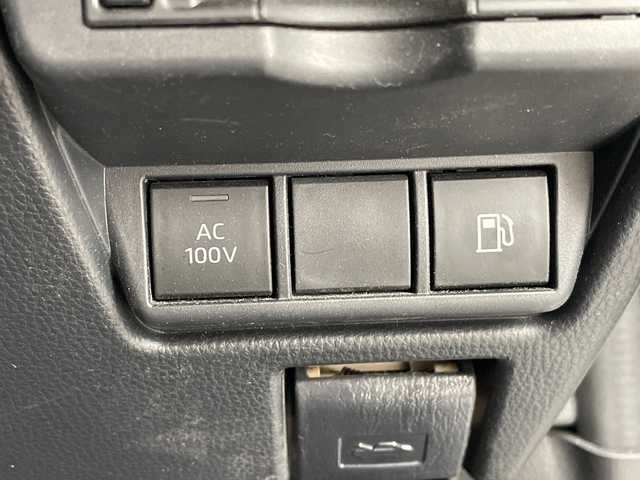 トヨタ プリウス U 愛知県 2023(令5)年 3.3万km プラチナホワイトパールマイカ 純正ディズプレイオーディオ　ナビ機能なし/レーダークルーズコントロール/シートヒーター/バックカメラ/コーナーセンサー/フルセグ/Bluetooth/ETC2.0/LEDヘッドライト/オートマチックハイビーム/衝突軽減システム/ステアリングスイッチ/スマートキー/プッシュスタート