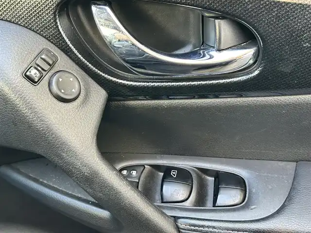 日産 エクストレイル ハイブリッド 20X エマージェンシーブレーキ 兵庫県 2015(平27)年 11.4万km ダイヤモンドブラック ワンオーナー/4WD/純正ナビ（AM/FM/CD/AUX/USB/BT）/ワンセグTV/アラウンドビューモニター/プッシュスタート/ステアリングリモコン/クルーズコントロール/衝突軽減被害システム/横滑り防止装置/前席シートヒーター/前後ドライブレコーダー/ビルドインETC/純正フロアマット/コーナーセンサー/ドアバイザー/純正アルミ17インチ/取扱説明書/保証書